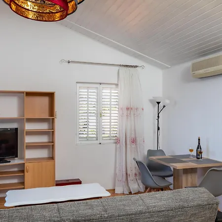 Agneza - One Bedroom With Terrace